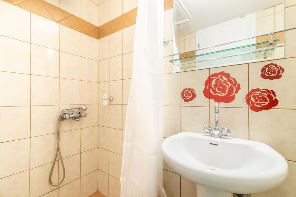 Urban Apt Next University 4 Ираклио Екстериор снимка