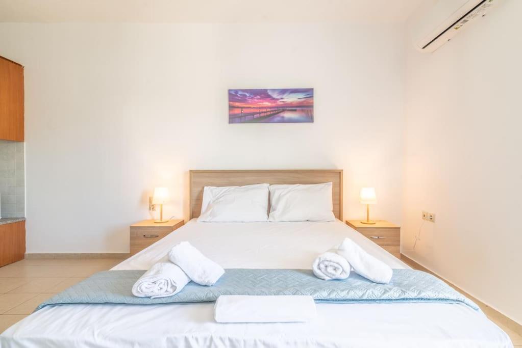 Urban Apt Next University 4 Ираклио Екстериор снимка
